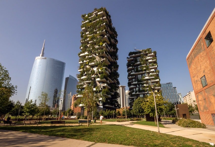 Bosco Verticale Vertical Forest towers Milan Stefano Boeri 01 Inexhibit - مهندسی باغ سبز عمودی میلان در آسمان