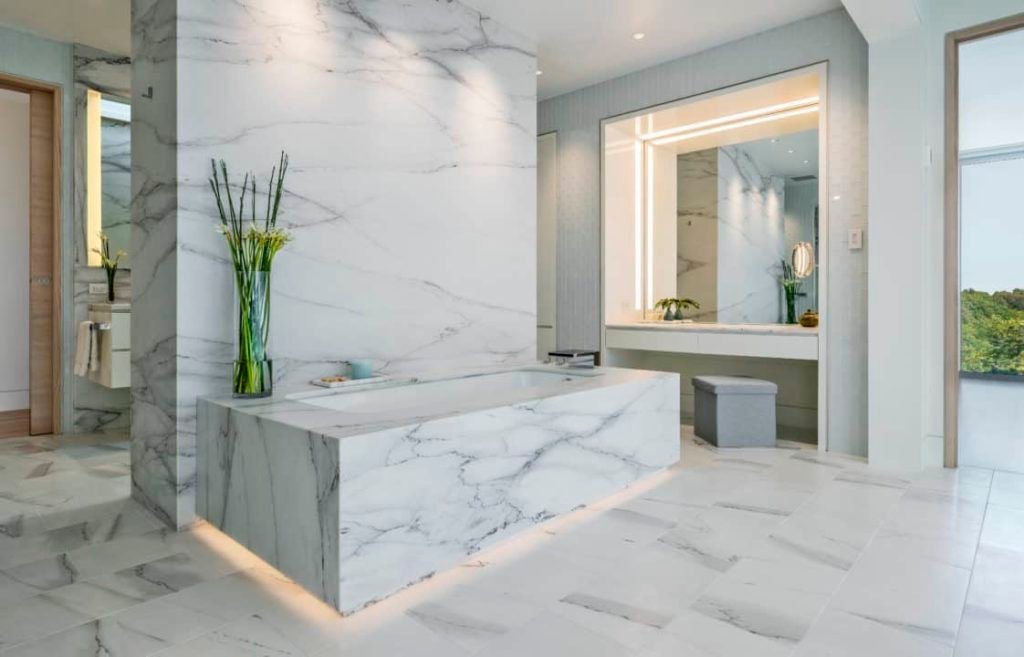calacatta lincoln marble bath 1122x720 1024x657 - نکته‌های طلایی قبل از بازسازی حمام