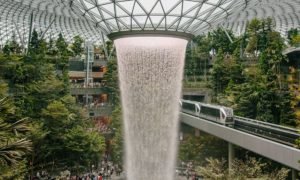 jewel changi airport indoor waterfall 0000 300x180 - فرودگاه چانگی سنگاپور رکورددار جهان