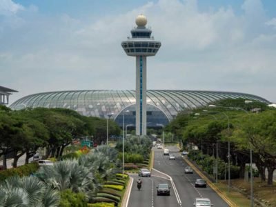 Jewel Changi Airport Singapore Moshe Safdie Architects 01 400x300 - فرودگاه چانگی سنگاپور رکورددار جهان